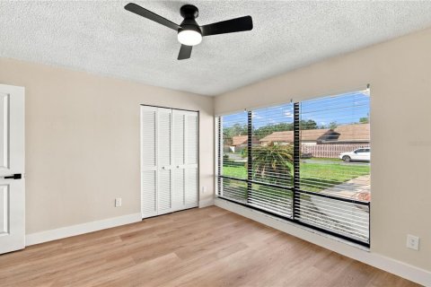 Villa ou maison à vendre à Winter Springs, Floride: 2 chambres, 152.36 m2 № 2431752 - photo 19