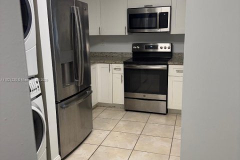 Condo in Miami Lakes, Florida, 2 bedrooms  № 1781454 - photo 6
