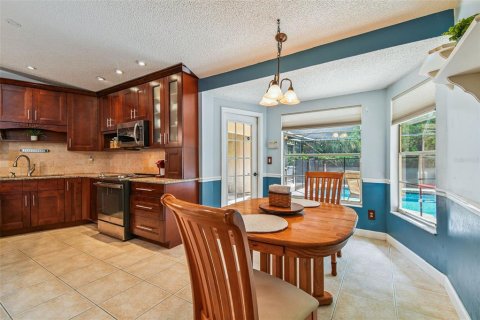 House in New Port Richey, Florida 4 bedrooms, 253.34 sq.m. № 1883724 - photo 25
