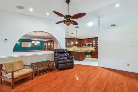 House in New Port Richey, Florida 4 bedrooms, 253.34 sq.m. № 1883724 - photo 30