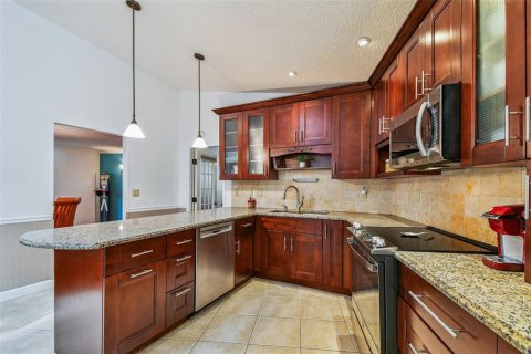 House in New Port Richey, Florida 4 bedrooms, 253.34 sq.m. № 1883724 - photo 20