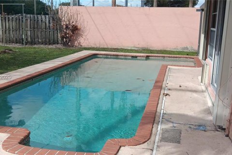 Villa ou maison à vendre à Miami, Floride: 3 chambres, 141.21 m2 № 1992348 - photo 6