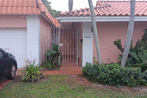 Villa ou maison à vendre à Miami, Floride: 3 chambres, 141.21 m2 № 1992348 - photo 1