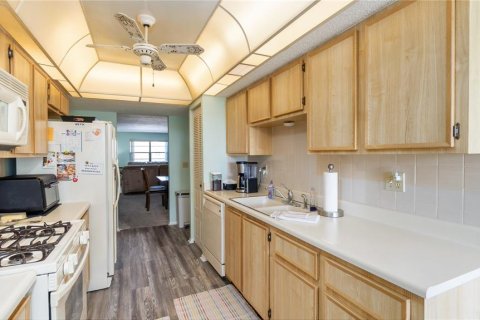Copropriété à vendre à Saint Petersburg, Floride: 2 chambres, 133.78 m2 № 1917387 - photo 14