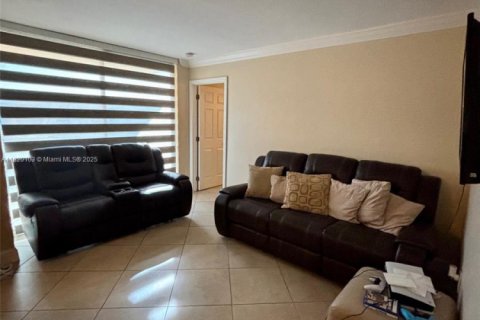 Copropriété à louer à Miami, Floride: 2 chambres, 83.43 m2 № 2054053 - photo 4