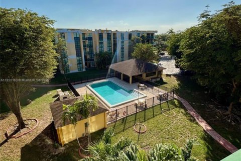 Copropriété à louer à Miami, Floride: 2 chambres, 83.43 m2 № 2054053 - photo 16