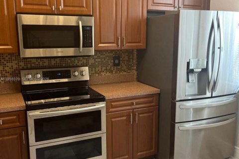 Touwnhouse à louer à Miami Gardens, Floride: 3 chambres, 131.92 m2 № 1996404 - photo 12