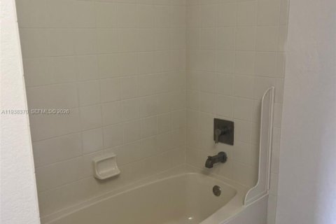 Touwnhouse à louer à Miami Gardens, Floride: 3 chambres, 131.92 m2 № 1996404 - photo 23