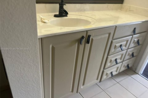 Touwnhouse à louer à Miami Gardens, Floride: 3 chambres, 131.92 m2 № 1996404 - photo 22