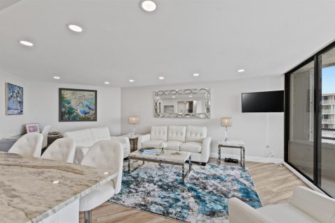 Condo in South Palm Beach, Florida, 2 bedrooms  № 2176382 - photo 7
