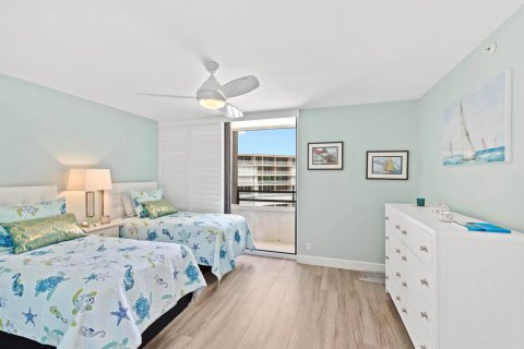 Condo in South Palm Beach, Florida, 2 bedrooms  № 2176382 - photo 17