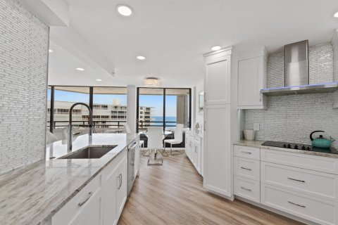 Condo in South Palm Beach, Florida, 2 bedrooms  № 2176382 - photo 6