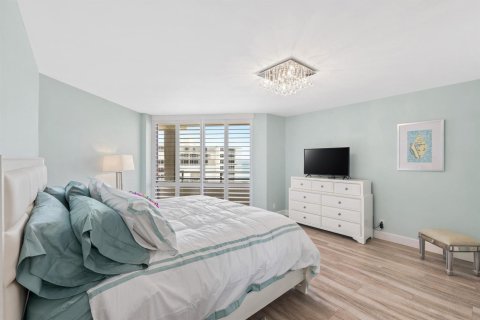 Condo in South Palm Beach, Florida, 2 bedrooms  № 2176382 - photo 11