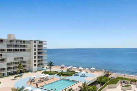 Condo in South Palm Beach, Florida, 2 bedrooms  № 2176382 - photo 18