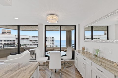 Condo in South Palm Beach, Florida, 2 bedrooms  № 2176382 - photo 9