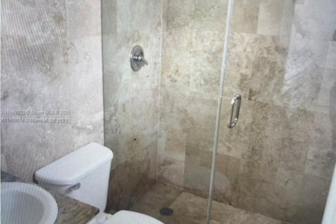 Condo in Key Biscayne, Florida, 1 bedroom  № 1852405 - photo 12