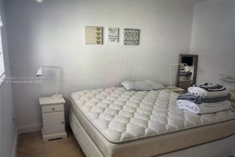 Condo in Key Biscayne, Florida, 1 bedroom  № 1852405 - photo 11