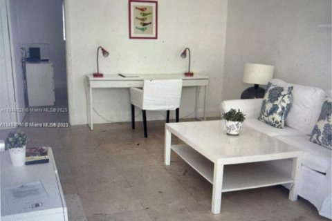 Condo in Key Biscayne, Florida, 1 bedroom  № 1852405 - photo 4