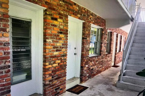 Condo in Key Biscayne, Florida, 1 bedroom  № 1852405 - photo 2