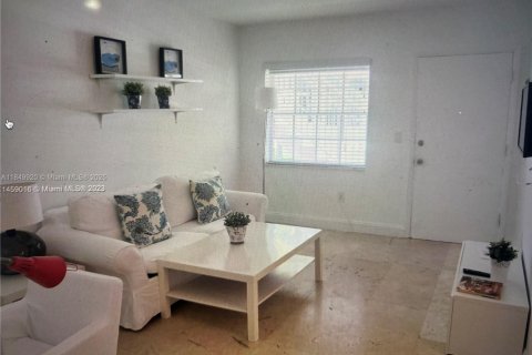 Condo in Key Biscayne, Florida, 1 bedroom  № 1852405 - photo 5