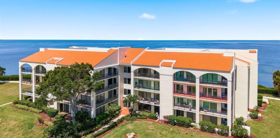 Condominio en Tarpon Springs, Florida, 2 dormitorios  № 2212695