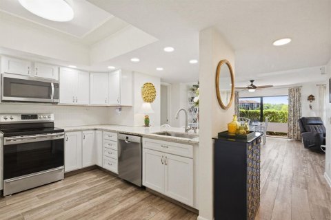 Condominio en venta en Tarpon Springs, Florida, 2 dormitorios, 123.56 m2 № 2212695 - foto 13
