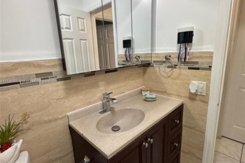 Купить виллу или дом в Холливуд, Флорида 3 спальни, 103.12м2, № 1984925 - фото 4