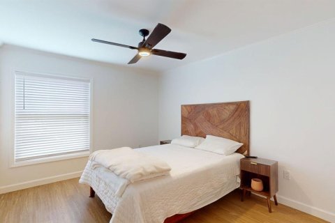 Condo in Dunedin, Florida, 2 bedrooms  № 1817529 - photo 8