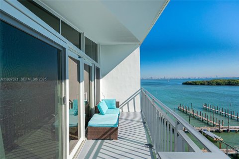 Condo in Miami, Florida, 2 bedrooms  № 1994834 - photo 3