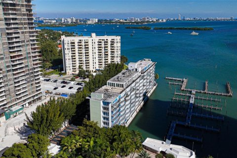Condo in Miami, Florida, 2 bedrooms  № 1994834 - photo 29