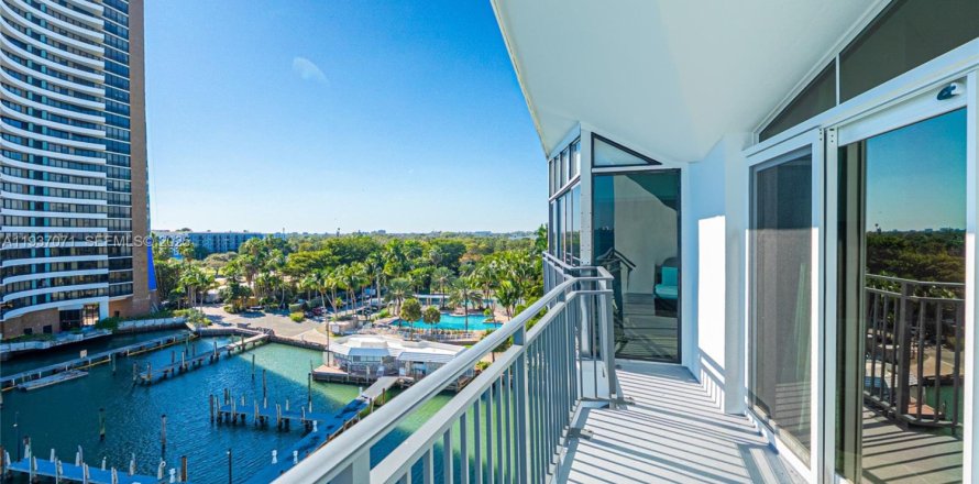 Condo in Miami, Florida, 2 bedrooms  № 1994834