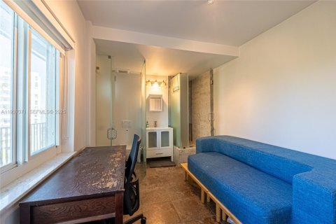 Condo in Miami, Florida, 2 bedrooms  № 1994834 - photo 26
