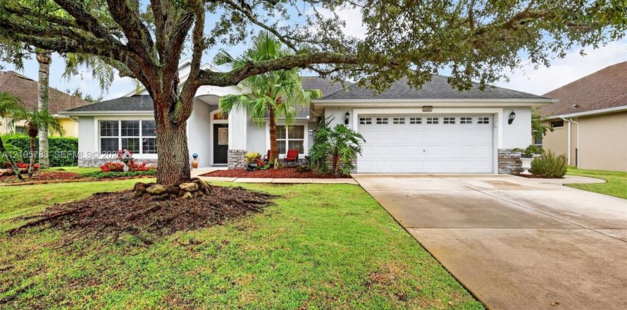 Villa ou maison à Mount Dora, Floride 3 chambres, 219.99 m2 № 2414684