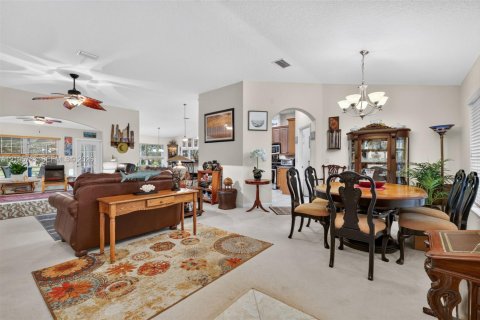 Villa ou maison à vendre à Mount Dora, Floride: 3 chambres, 219.99 m2 № 2414684 - photo 8