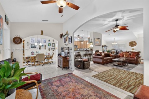Villa ou maison à vendre à Mount Dora, Floride: 3 chambres, 219.99 m2 № 2414684 - photo 14