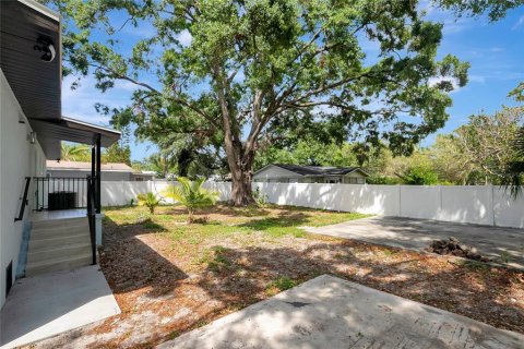 House in Tampa, Florida 3 bedrooms, 116.22 sq.m. № 1625073 - photo 21