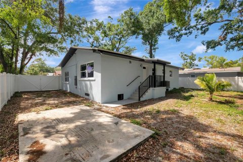 House in Tampa, Florida 3 bedrooms, 116.22 sq.m. № 1625073 - photo 22