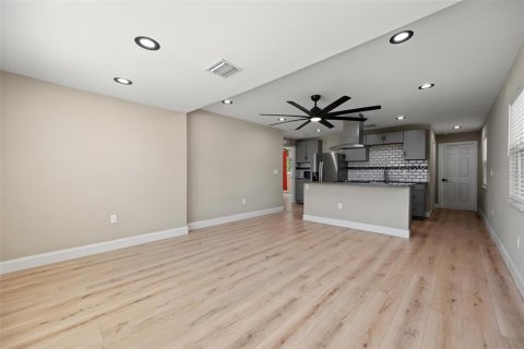 Villa ou maison à vendre à Saint Petersburg, Floride: 3 chambres, 78.69 m2 № 2421922 - photo 8