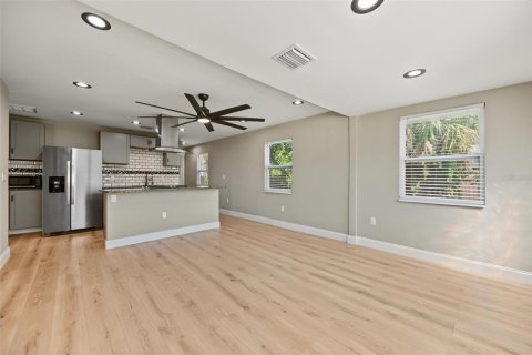 Villa ou maison à vendre à Saint Petersburg, Floride: 3 chambres, 78.69 m2 № 2421922 - photo 9