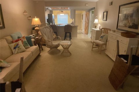 Condo in Lake Suzy, Florida, 2 bedrooms  № 1805668 - photo 7