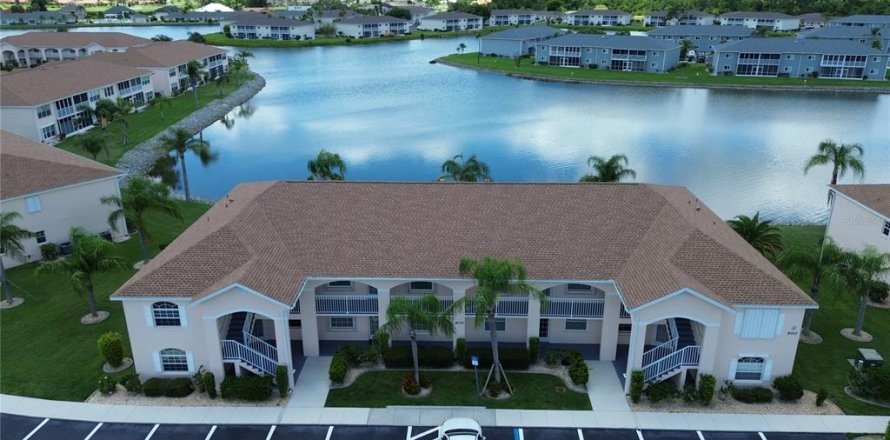 Condo in Lake Suzy, Florida, 2 bedrooms  № 1805668