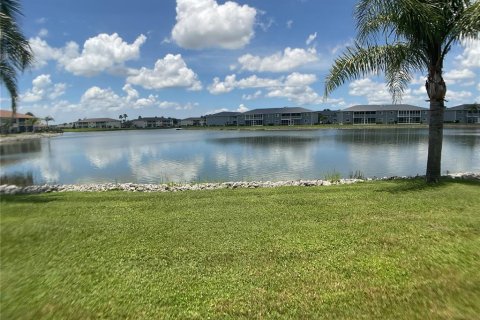 Condo in Lake Suzy, Florida, 2 bedrooms  № 1805668 - photo 2