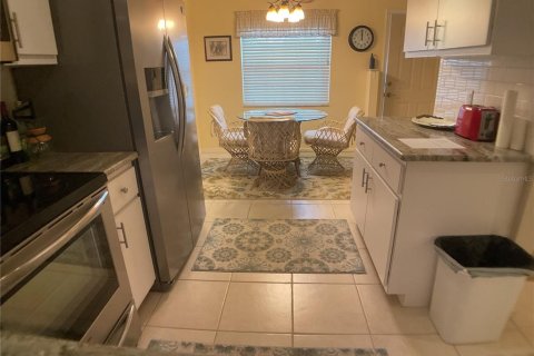 Condo in Lake Suzy, Florida, 2 bedrooms  № 1805668 - photo 4