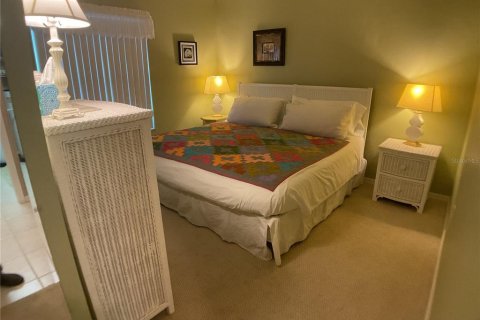 Condo in Lake Suzy, Florida, 2 bedrooms  № 1805668 - photo 16