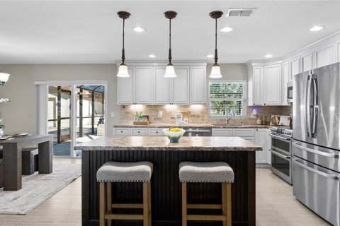 House in Fish Hawk, Florida 4 bedrooms, 189.52 sq.m. № 2431757 - photo 12