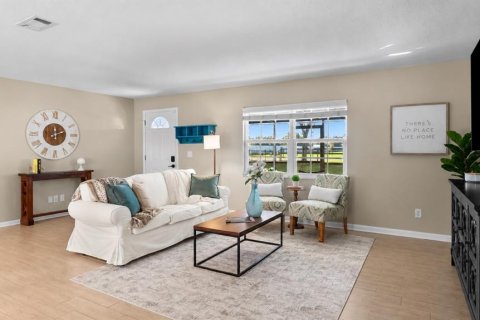 House in Fish Hawk, Florida 4 bedrooms, 189.52 sq.m. № 2431757 - photo 9