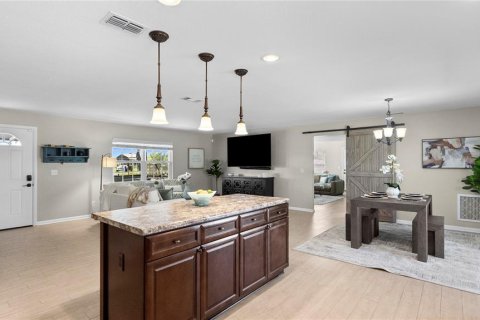 House in Fish Hawk, Florida 4 bedrooms, 189.52 sq.m. № 2431757 - photo 17