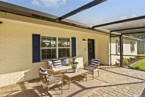 House in Fish Hawk, Florida 4 bedrooms, 189.52 sq.m. № 2431757 - photo 5