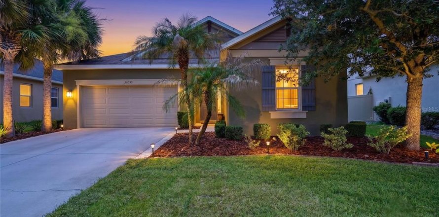 Villa ou maison à Wesley Chapel, Floride 4 chambres, 224.82 m2 № 2236859