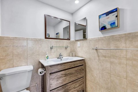 Condo in Hollywood, Florida, 1 bedroom  № 2025234 - photo 20